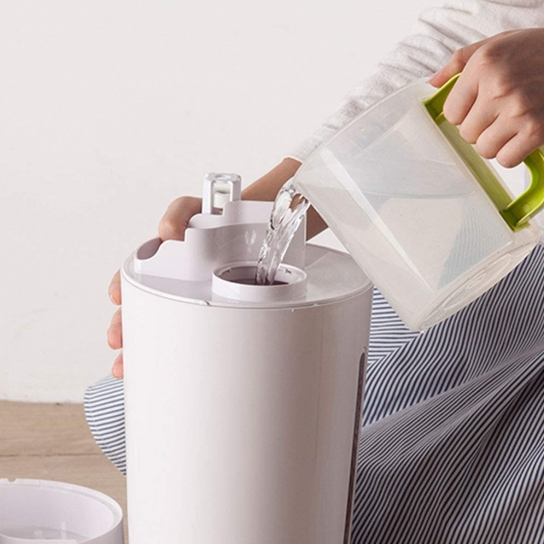 BLACK AND DECKER HM5000-B5 AIR HUMIDIFIER.