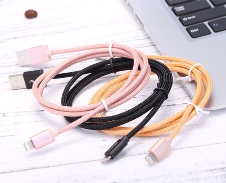 Micropack I-100 Charge & Sync Lightning Cable
